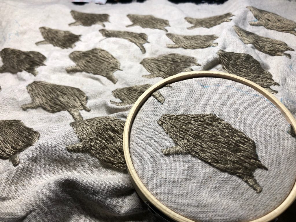 いのししの刺繍